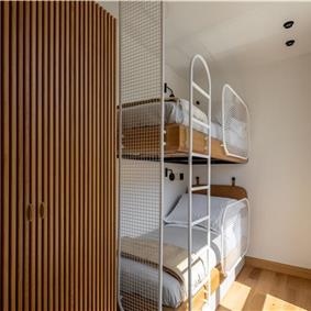 4-Bedroom Luxury Villa with Heated Pool, Ciovo near Trogir – Sleeps 8